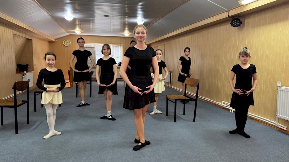 In unserer **Tanzgruppe** werden Tänze eingeübt, die sie z.B. an unseren Festen präsentieren.